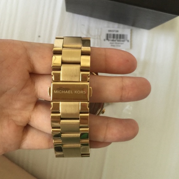 Michael Kors Mercer gold-tone watch - Picture 4 of 5